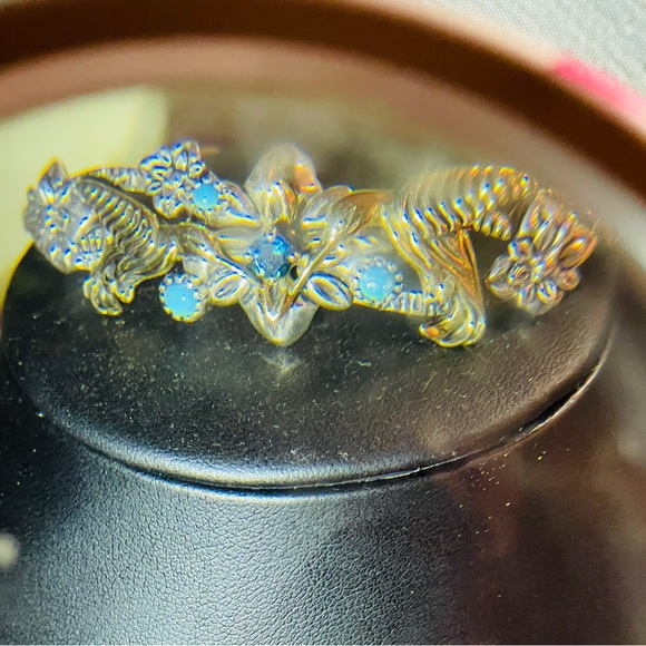 💙Beautiful Silver Turquoise.& Blue Topaz Floral Wrist Cuff with Amazing Detail! - Picture 4 of 12